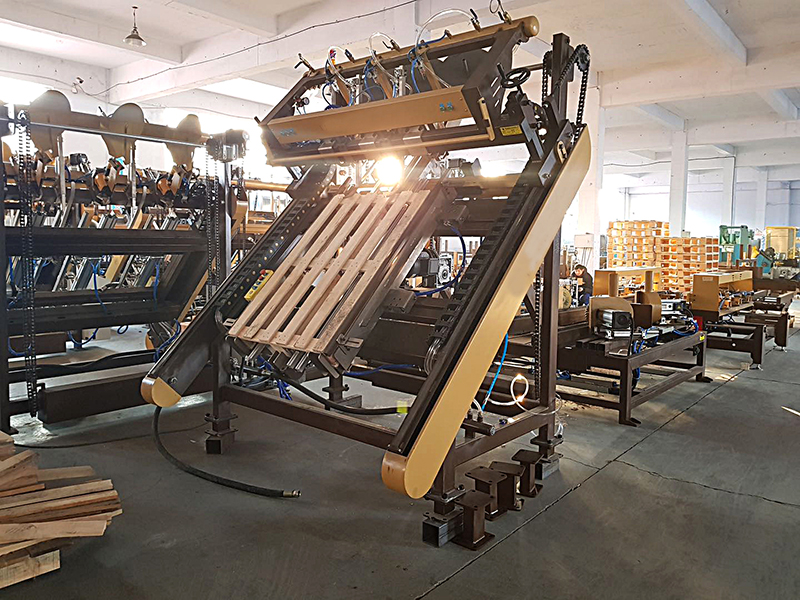 CNC medinių padėklų vinių įkalimo mašina (1)