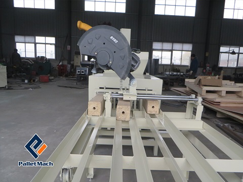 Triple heads pressed block machine