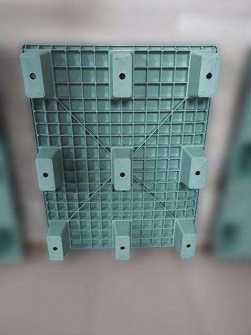 compressed plastic pallet