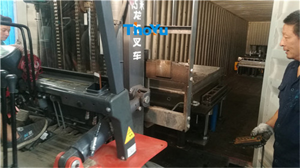 presswood pallet machine